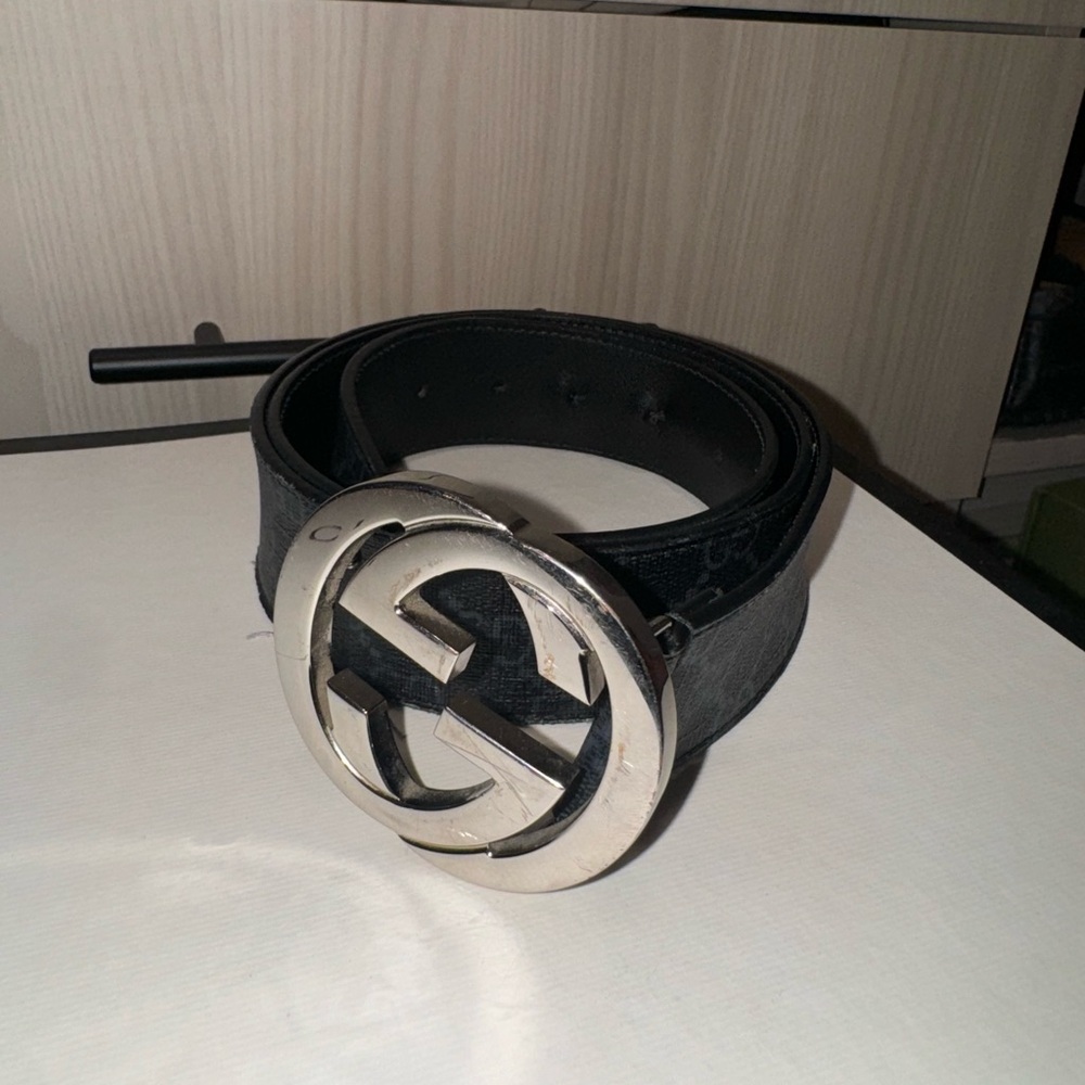 GUCCI Black Leather Belt with Silver Buckle MENS USED